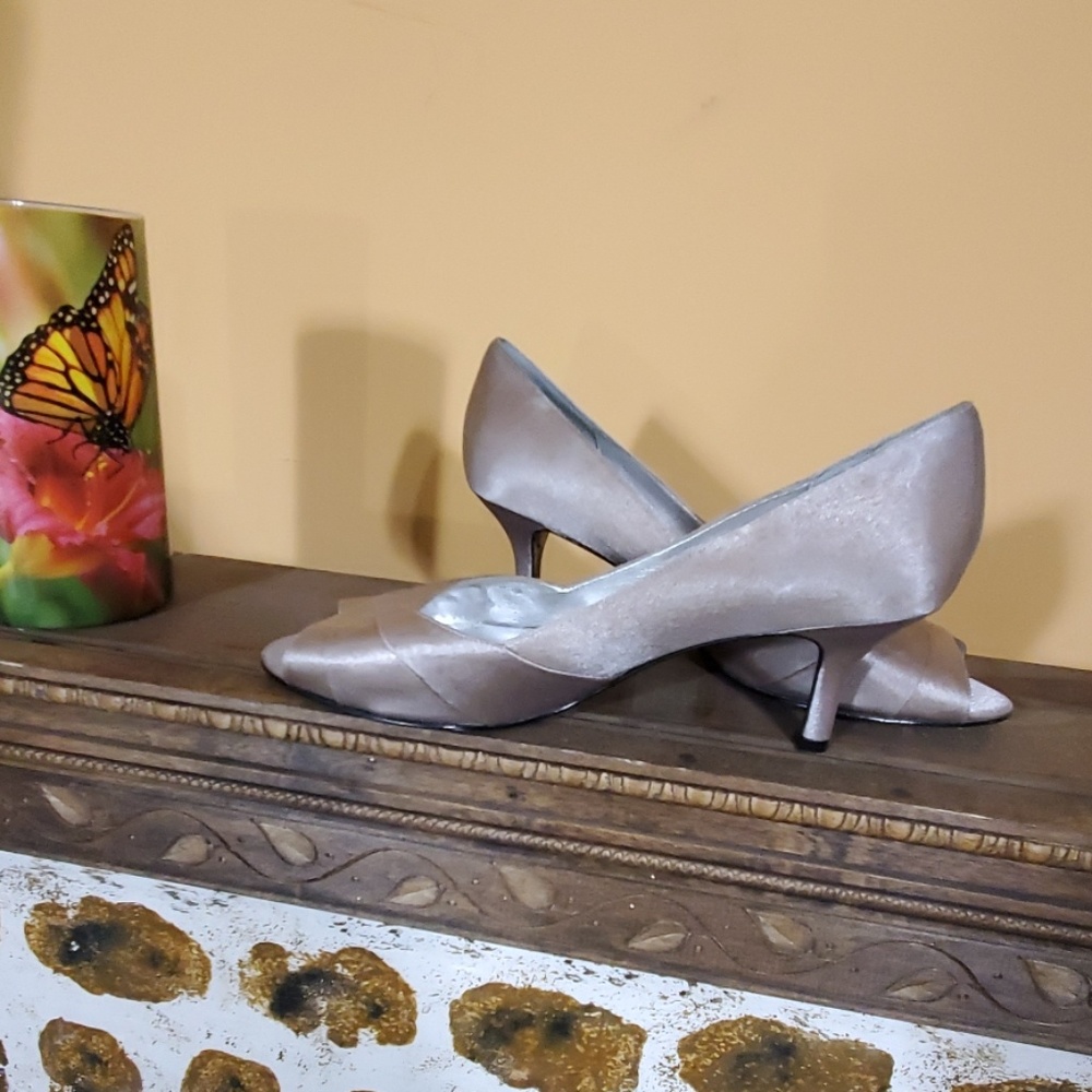 Nina silver dress shoes